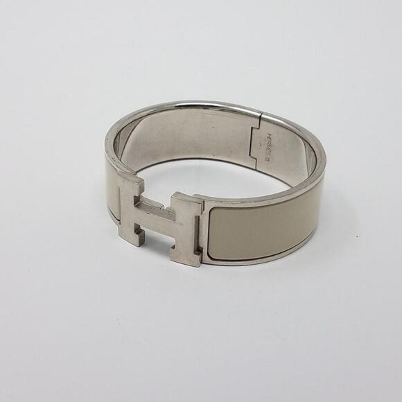 Cute Hermès Ivory Palladium plated Clic Clac H bracelet - Picture 6 of 10